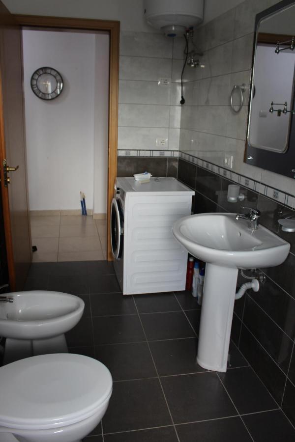 Comfy City Center Apartment Shkoder Exterior photo