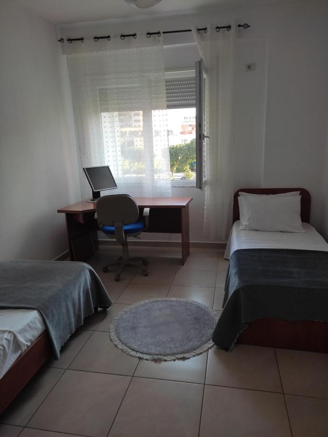 Comfy City Center Apartment Shkoder Exterior photo